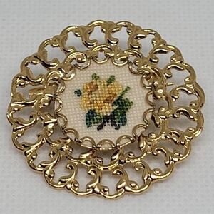 VINTAGE Handcrafted Dainty Petit Point Floral Brooch